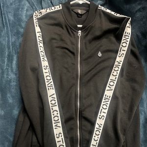 Medium Volcom zip up jacket (no hoodie)